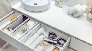 Read more about the article How to Organize Bathroom Storage for Maximum Efficiency and Space Optimization